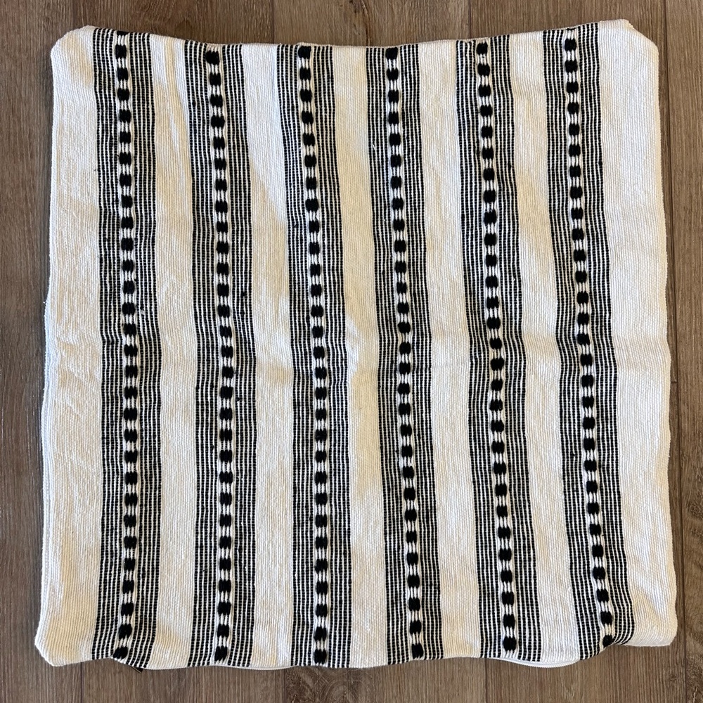 Woven Nook 22x22 pillow cover